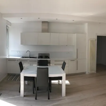 Bright & Spacious Near Navigli - Ponti * Milan