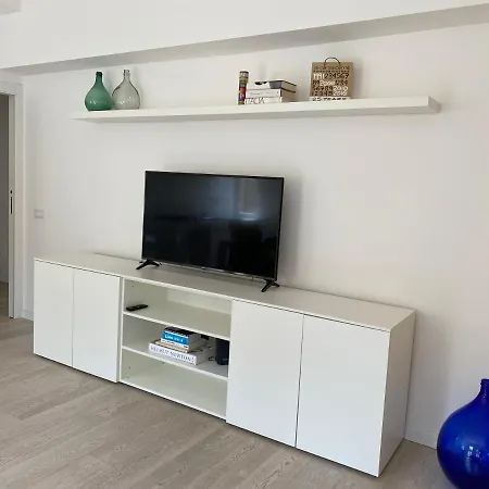 Bright & Spacious Near Navigli - Ponti Milán