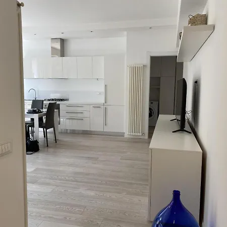 Bright & Spacious Near Navigli - Ponti Milan